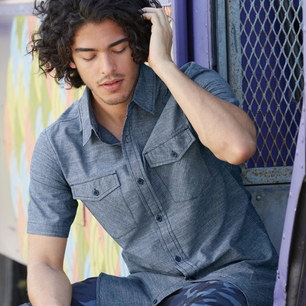 Men's Chambray Short Sleeve Shirt Thumbnail
